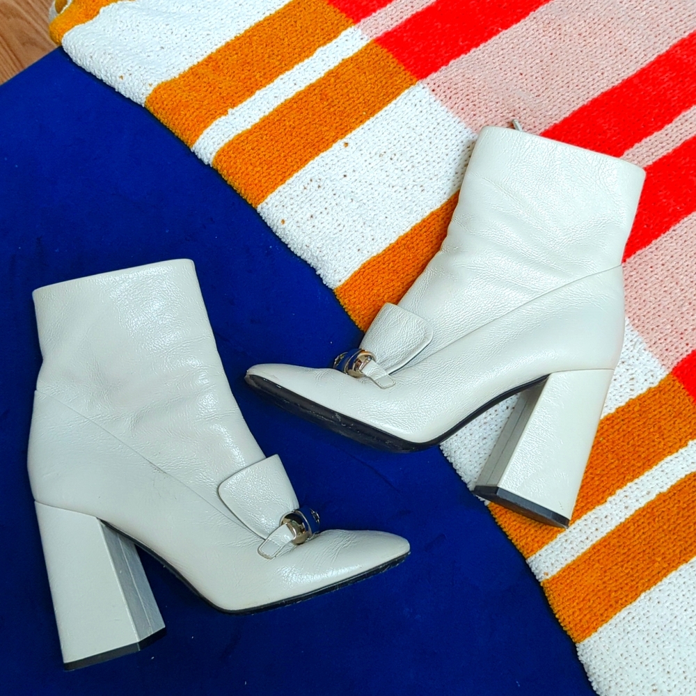 BURBERRY CHUNKY ANKLE BOOT 👢